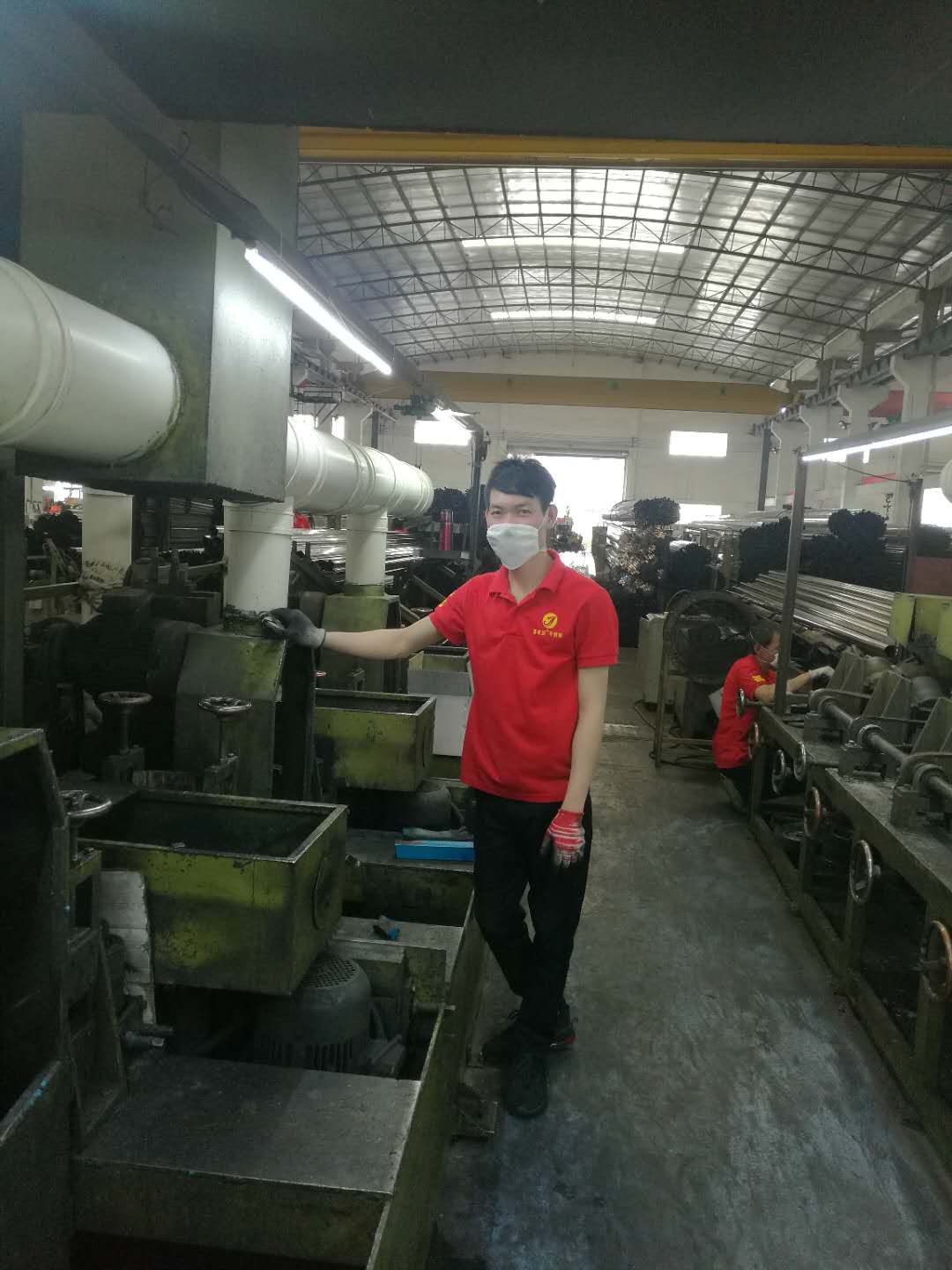 k8凯发不锈钢管厂家抛光工林溢章