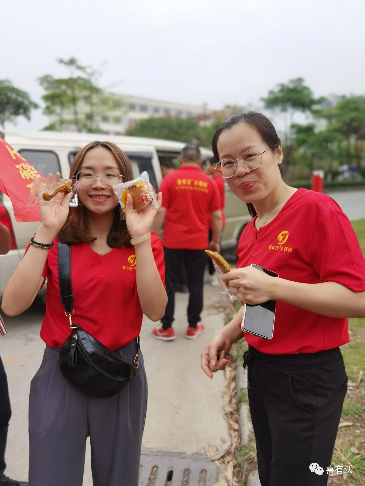 k8凯发员工合影