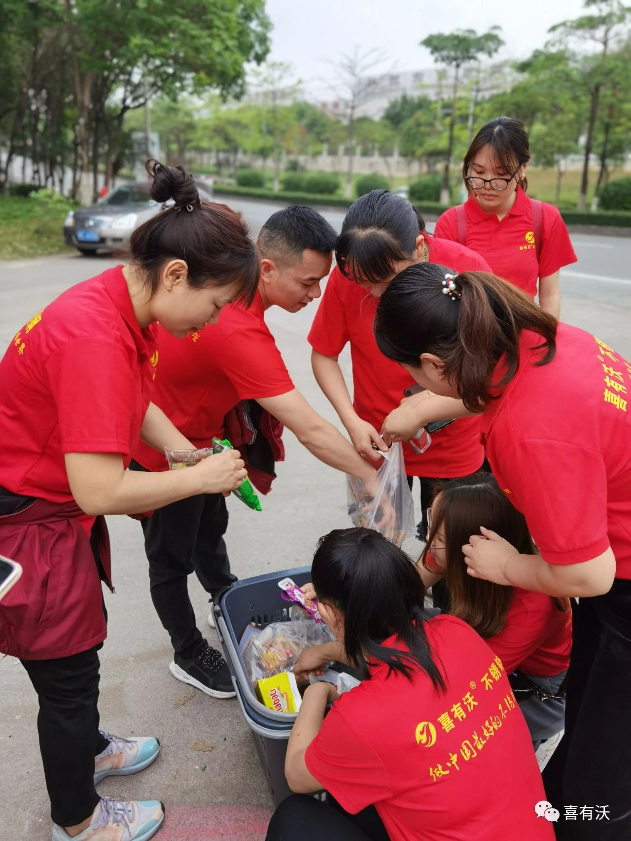 k8凯发员工合影