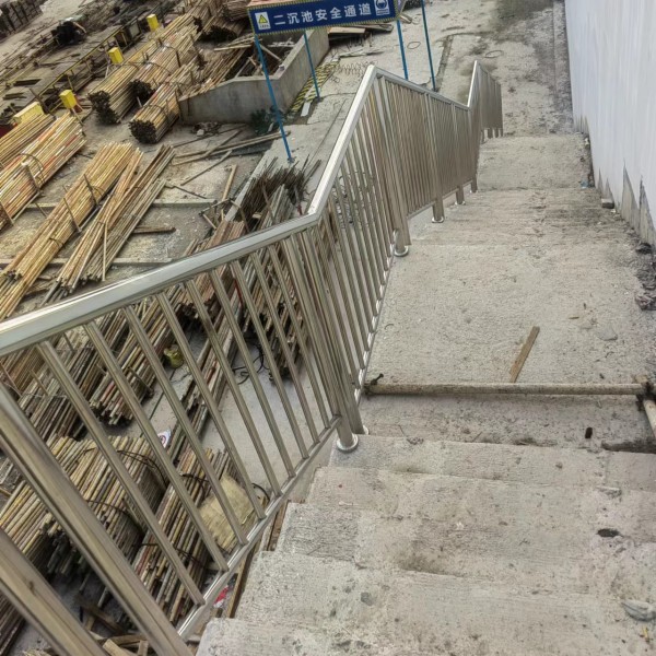 k8凯发304不锈钢管助力佛山污水处理厂护栏项目